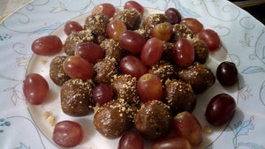 Sugar Free Choco Almond Date Balls - 5 Min Recipe
